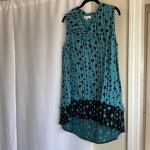 Sleeveless top, Habitat, never worn. Size Medium